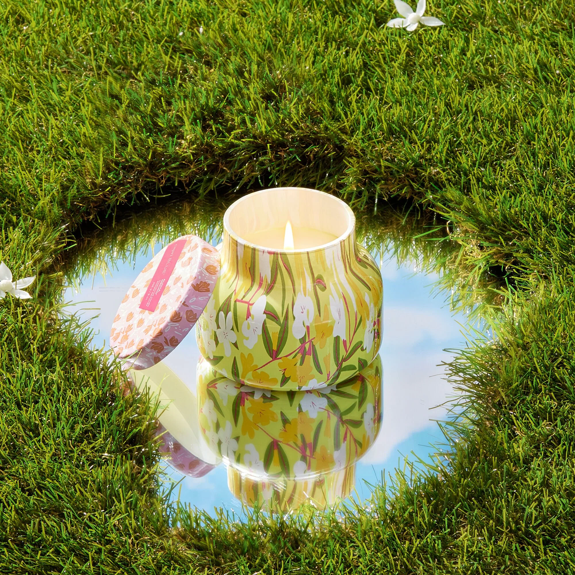 Aloha Orchid Pattern Play Petite Candle - Image 5