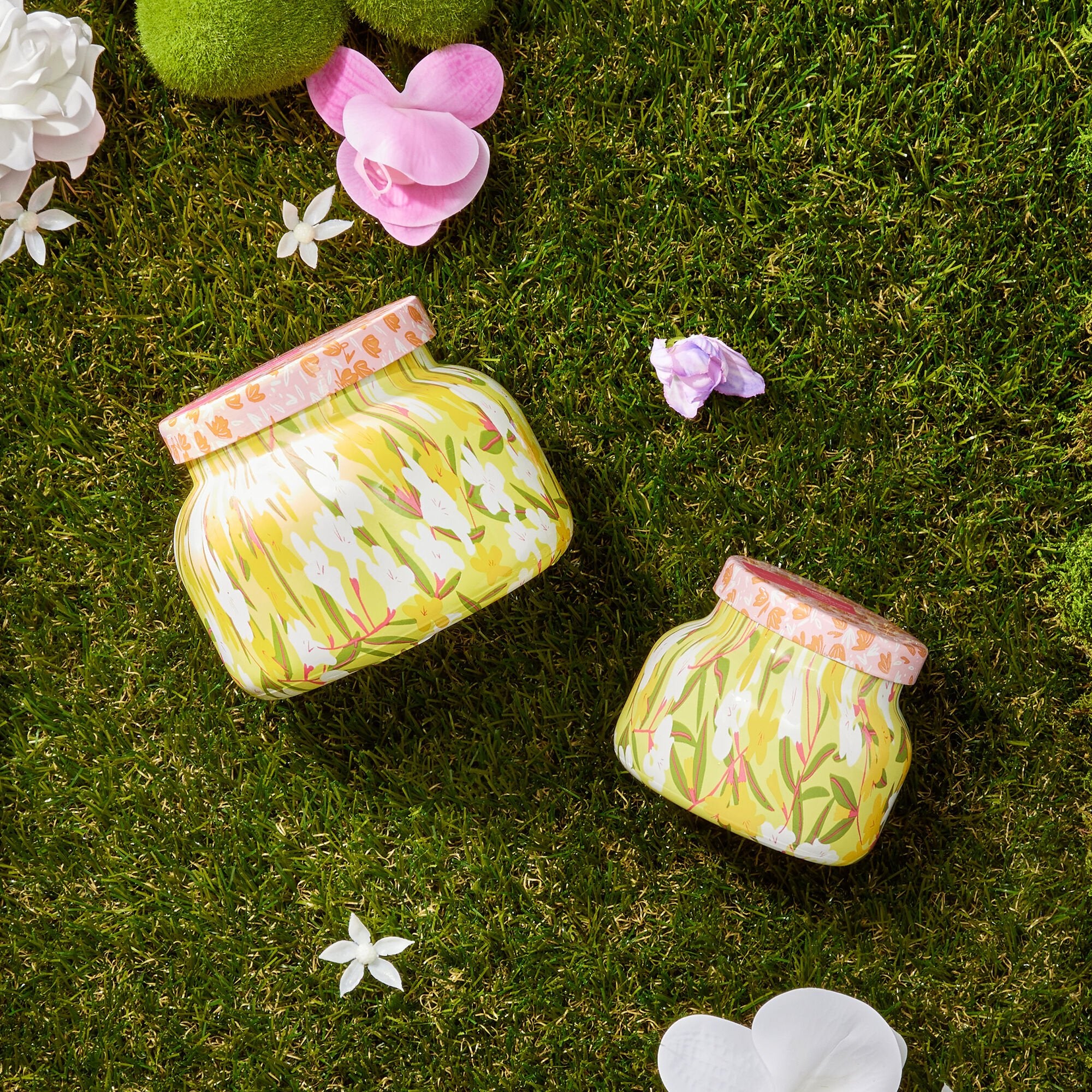 Aloha Orchid Pattern Play Signature Candle - Image 3