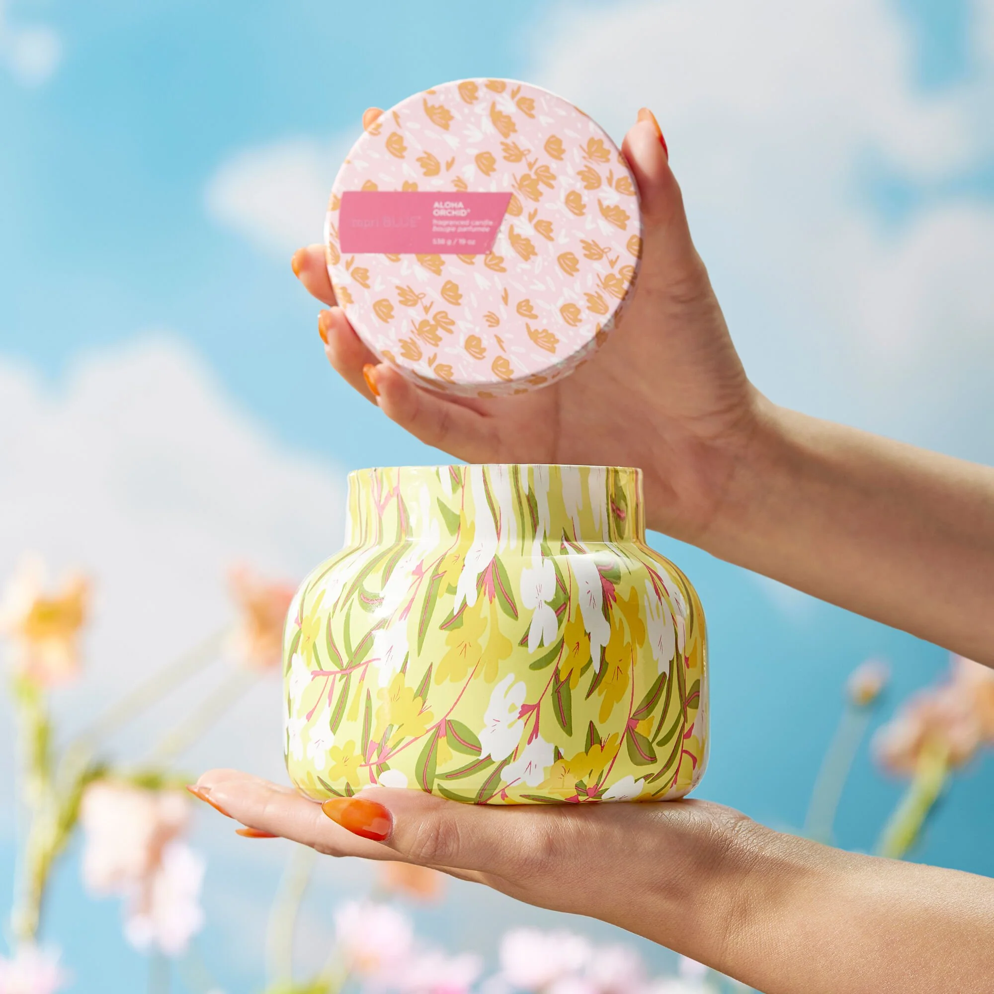 Aloha Orchid Pattern Play Signature Candle - Image 4