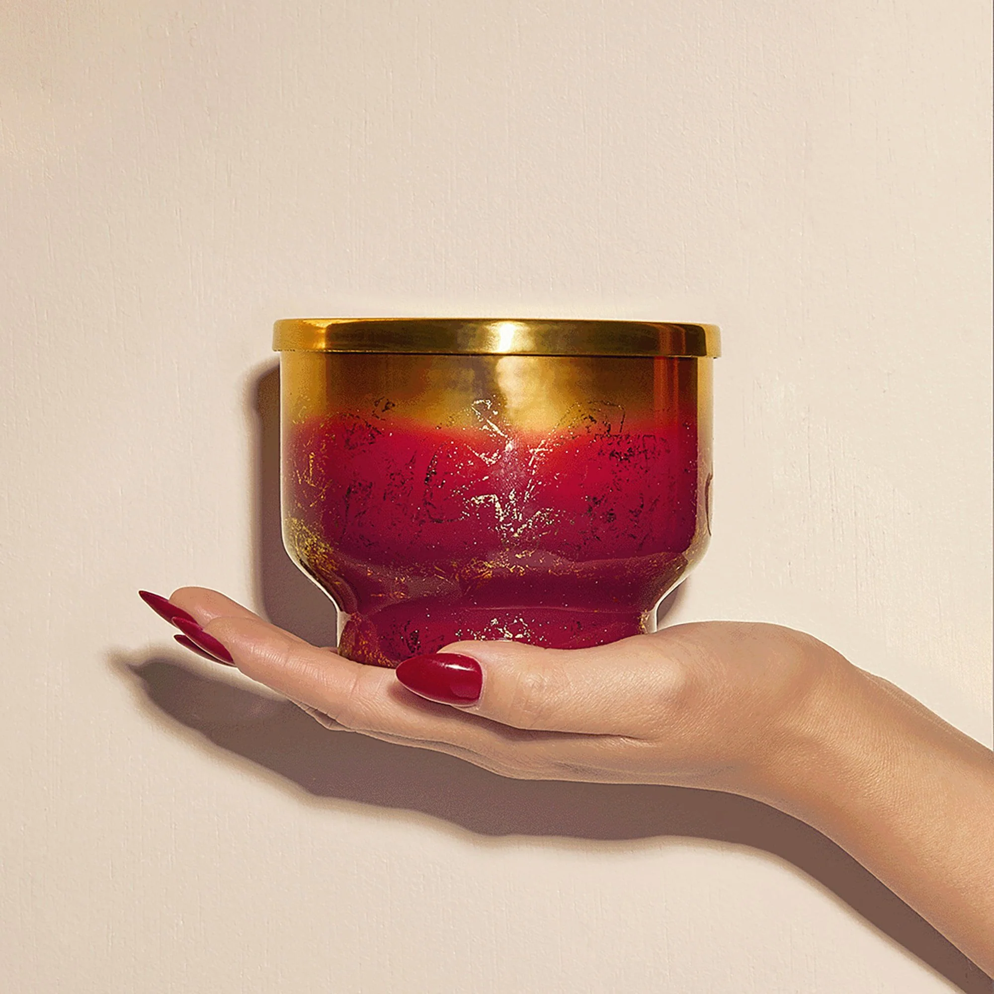 Tinsel & Spice Glimmer Inverted Candle - Image 4